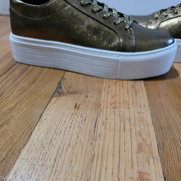 Kenneth Cole Abbey Sneakers - Picture 4 of 10